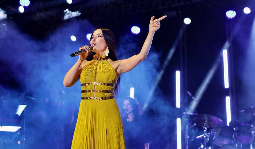 Ürgüp’te Bağ Bozumu Festivali Burcu Güneş konseriyle sona erdi