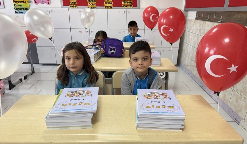 Okullarda ilk ders zili çaldı: Velileri ve öğrencileri bu yıl neler bekliyor?