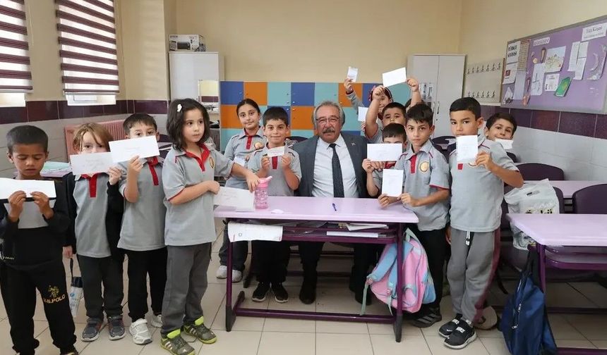 İlköğretim Haftası’nda öğrencilerin heyecanına ilçe protokolü de ortak oldu