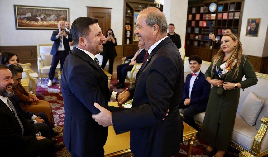 Başkan Rasim Arı, Ersin Tatar’ı makamında ağırladı