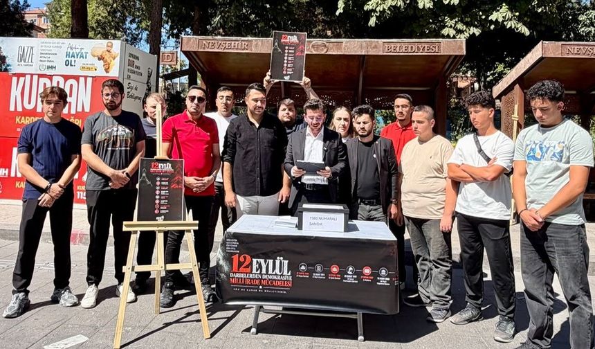 AK Parti Gençlik Kolları darbelere karşı sandık kurdu: “Söz de Karar da Milletindir”