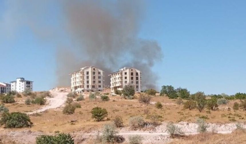 Nar–Gülşehir yolu yakınında arazi yangını