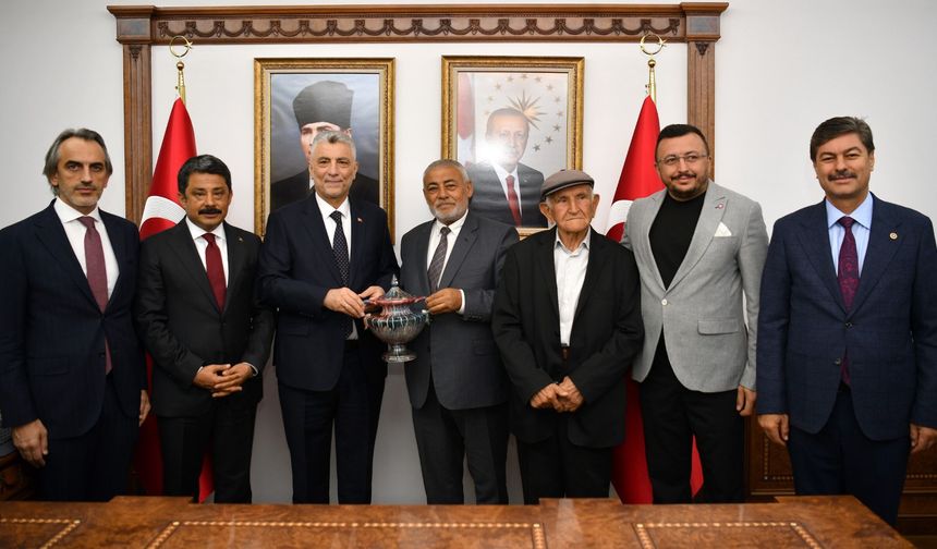 Mustafa Şen, esnafın talep ve sorunlarını Bakan Bolat’a aktardı
