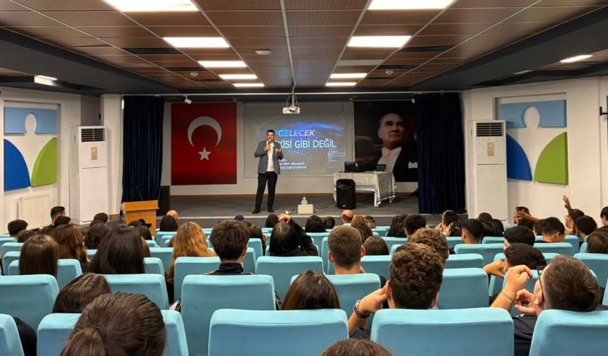 Simya Koleji’nde geleceğin meslekleri konuşuldu