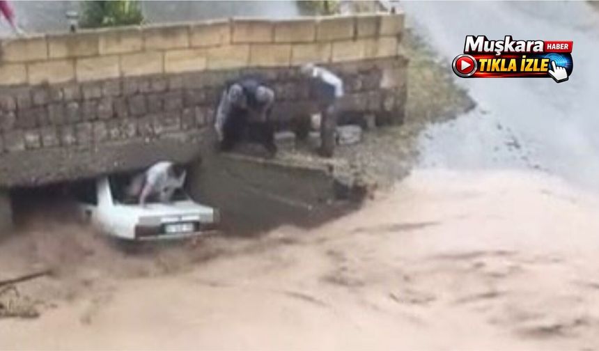 Ürgüp’te korku dolu anlar: Sel aracı köprü altında sıkıştırdı