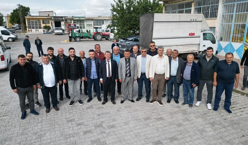 Başkan Adayı Sunay Özdemir zahire pazarında ekibiyle adeta şov yaptı