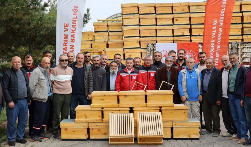 Nevşehir’de arıcılara yüzde 75 destek! 400 kovan teslim edildi