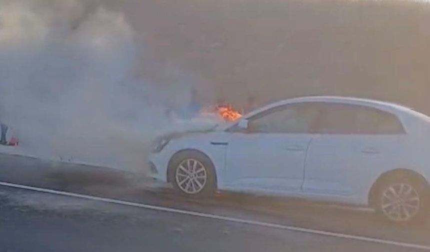 Nevşehir’de otomobil yol ortasında alevlere teslim oldu!