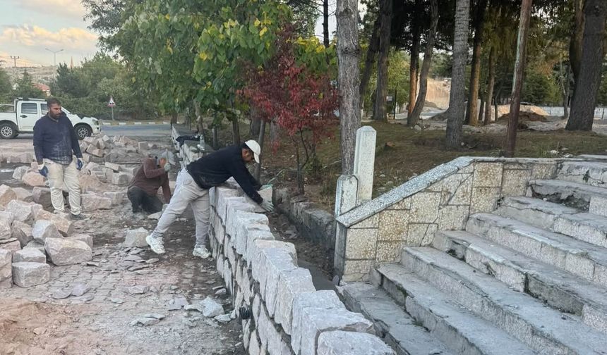 Göre’de kahvehane bahçesi yenileniyor: Başkan Güzel duyurdu