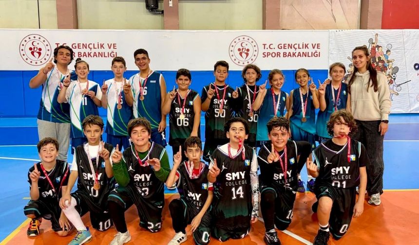 Simya Koleji’nden Cumhuriyet Kupası’nda üç şampiyonluk birden!