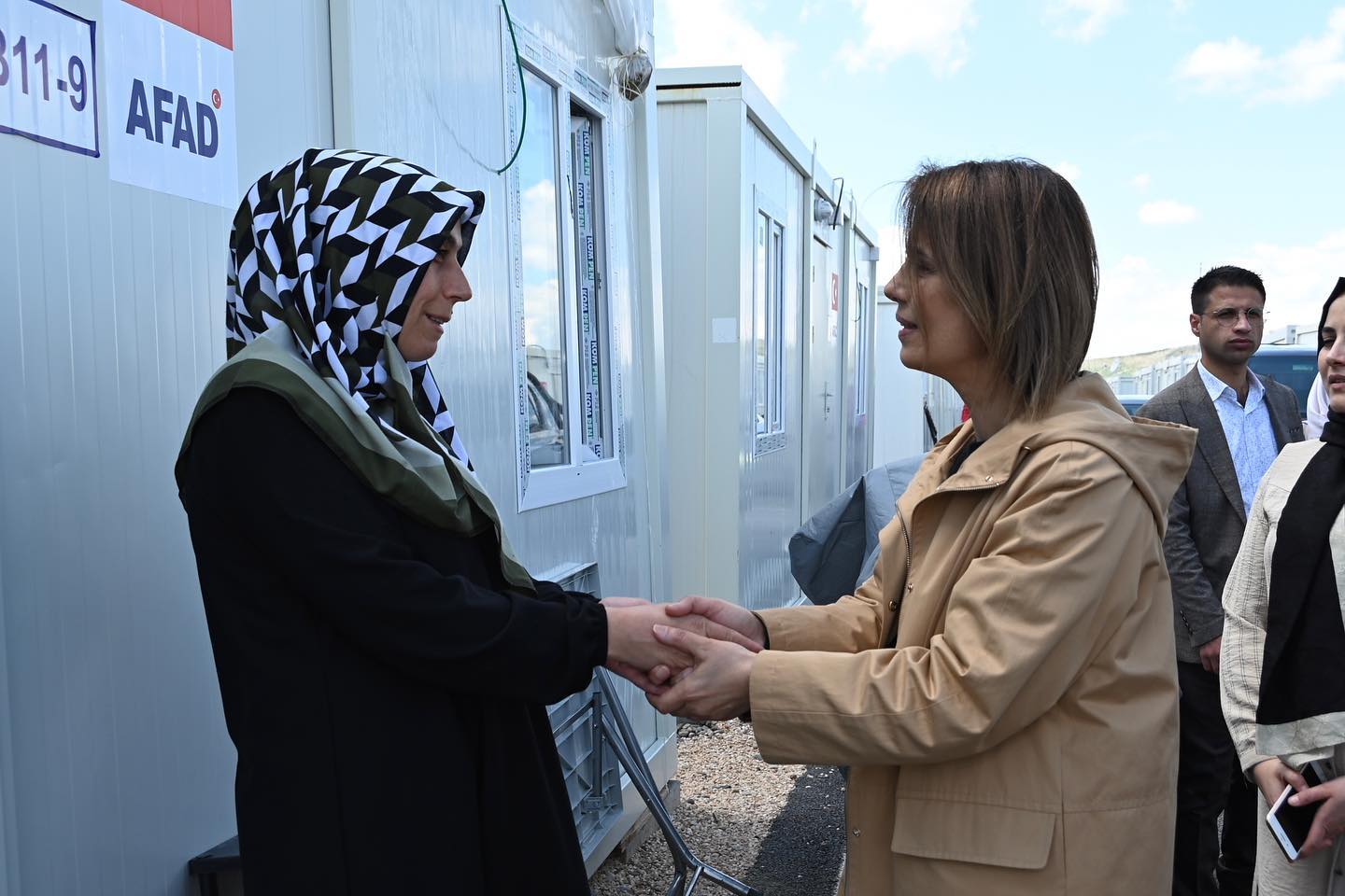 Vali Becel bayramın ilk gününde depremden etkilenen Malatya’da (3)