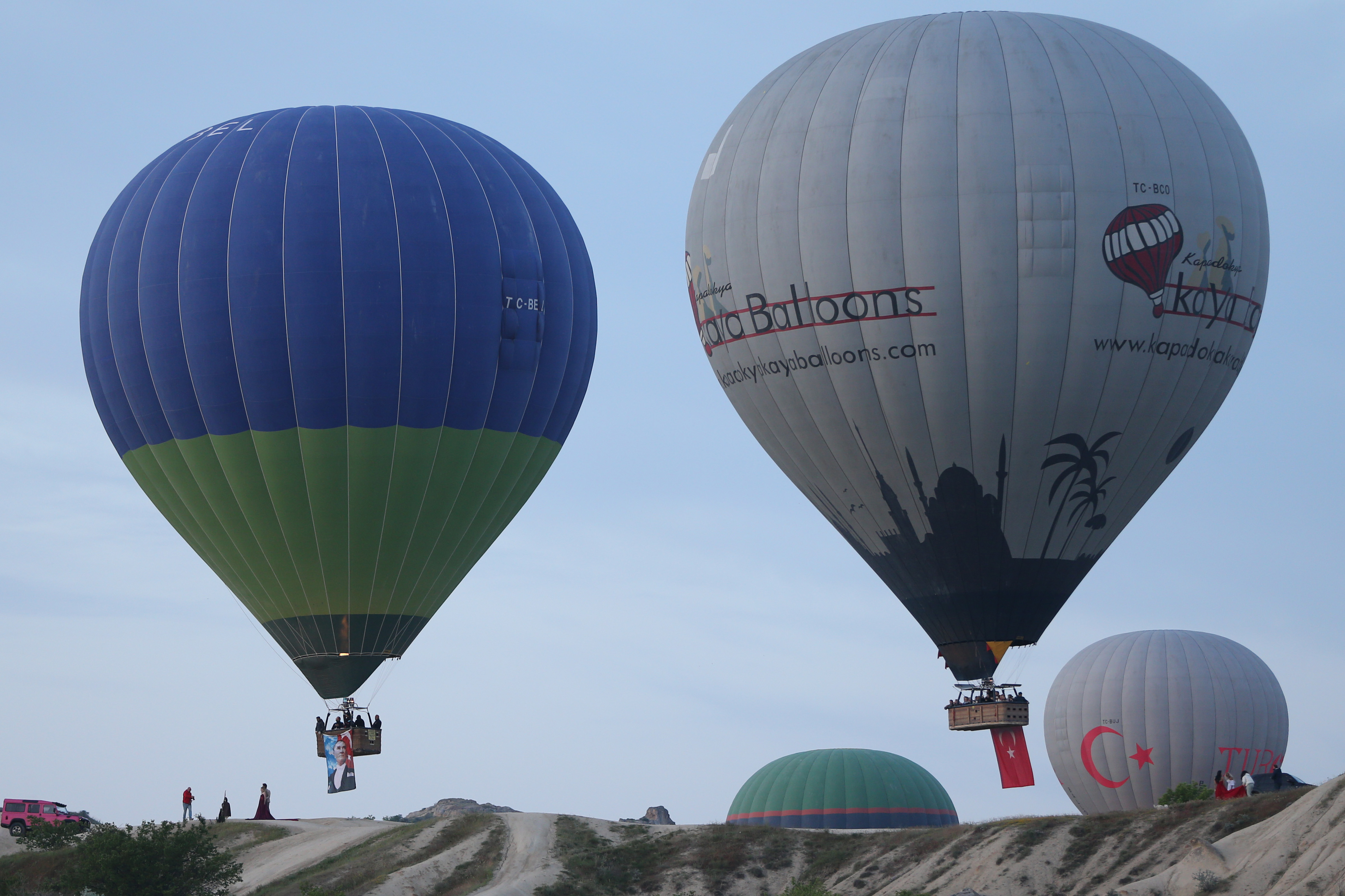 AA-20230519-31174322-31174310-KAPADOKYADA_BALONLAR_TURK_BAYRAKLARI_VE_ATATURK_POSTERI_ILE_UCTU