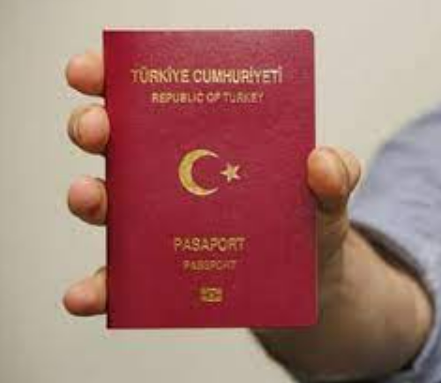 Türkiye’nin vize serbestisi için sonbaharda yeni bir fırsat doğabilir. AB üst düzey yetkilisi, Türkiye’nin birçok ortak çıkar alanında aday ülke ve kilit ortak olmaya devam ettiğini belirtti. İşte detaylar...
