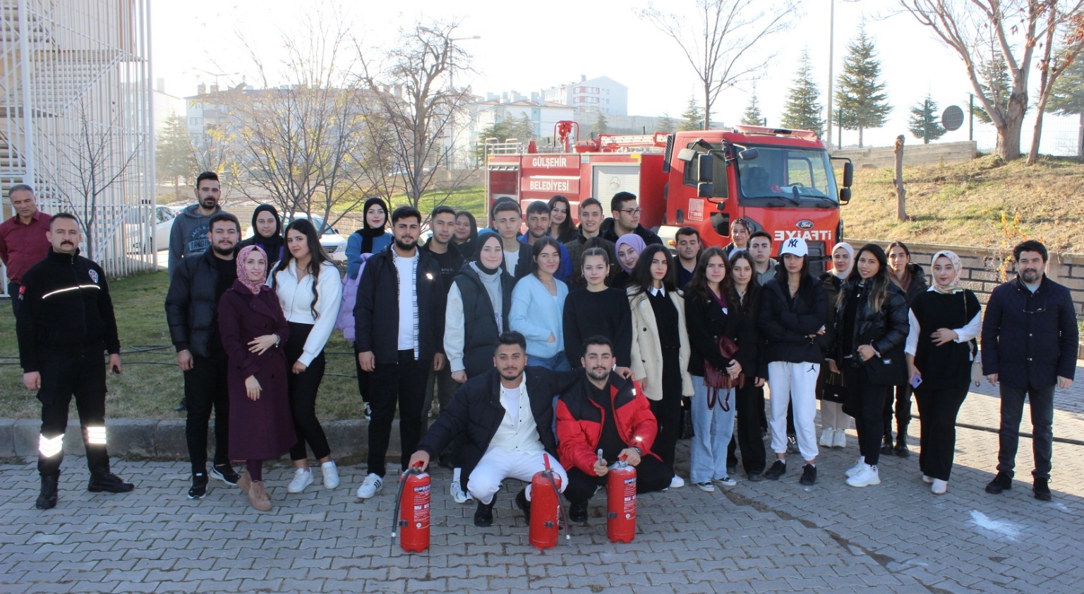 NEVÜ Gülşehir SBMYO'da yangın ve tahliye tatbikatı (1)
