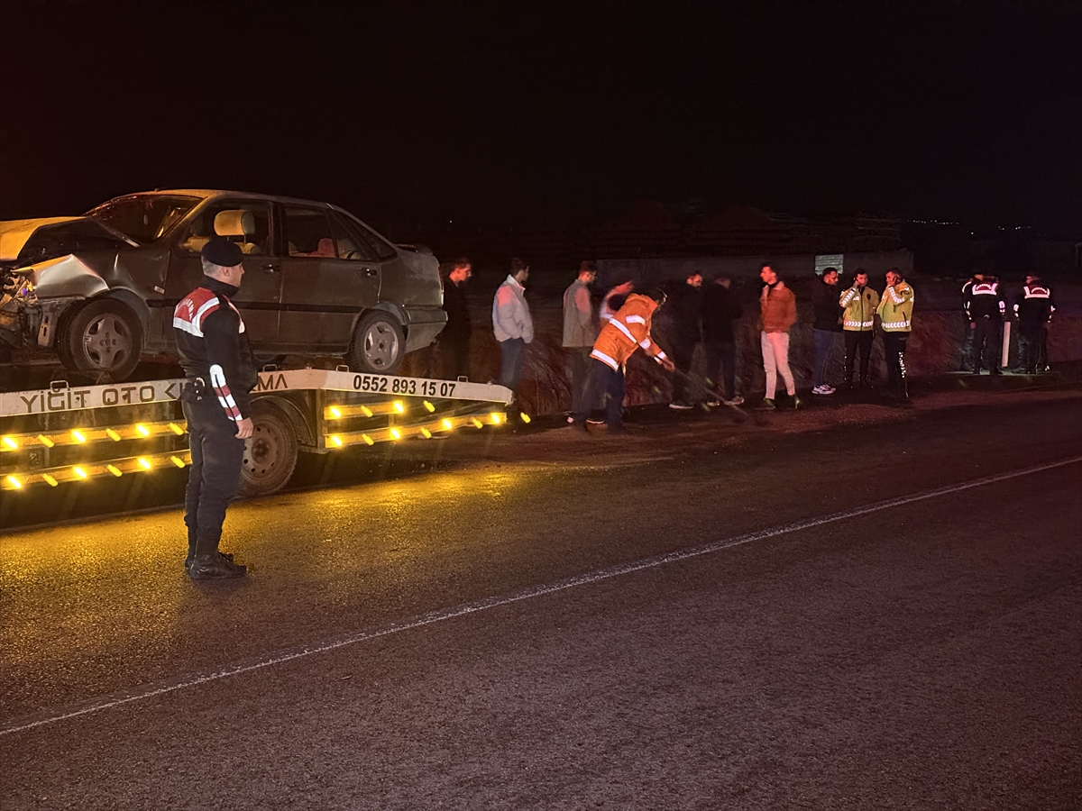 Nevşehir Acıgöl Yolunda Zincirleme Trafik Kazası 7 Yaralı (1)