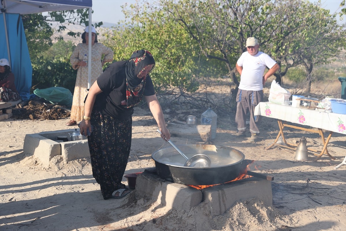 Nevsehirin Urgup Ilcesinde Belediye Tarafindan 52 Uluslararasi Urgup Bag Bozumu Festivali 223844