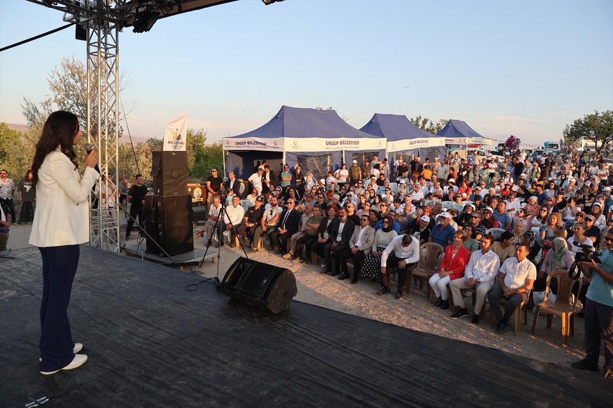 Nevsehirin Urgup Ilcesinde Belediye Tarafindan 52 Uluslararasi Urgup Bag Bozumu Festivali 720256