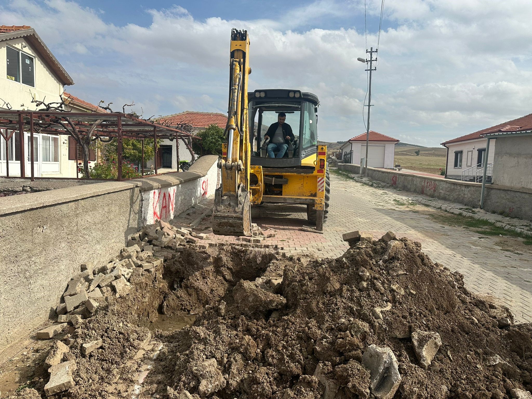 Altıpınar Köyünün Su Ve Kanal Arızaları Giderildi 2