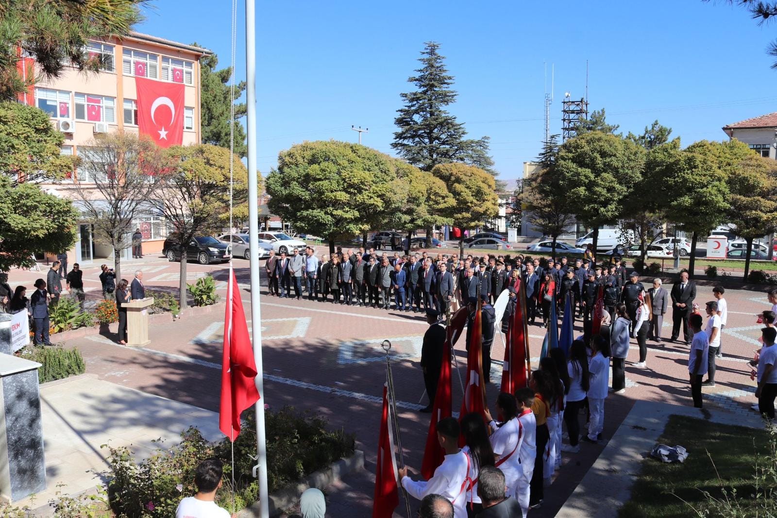 Gülşehir’de Cumhuriyet Bayramı Çelenk Sunma Töreni Gerçekleştirildi-1