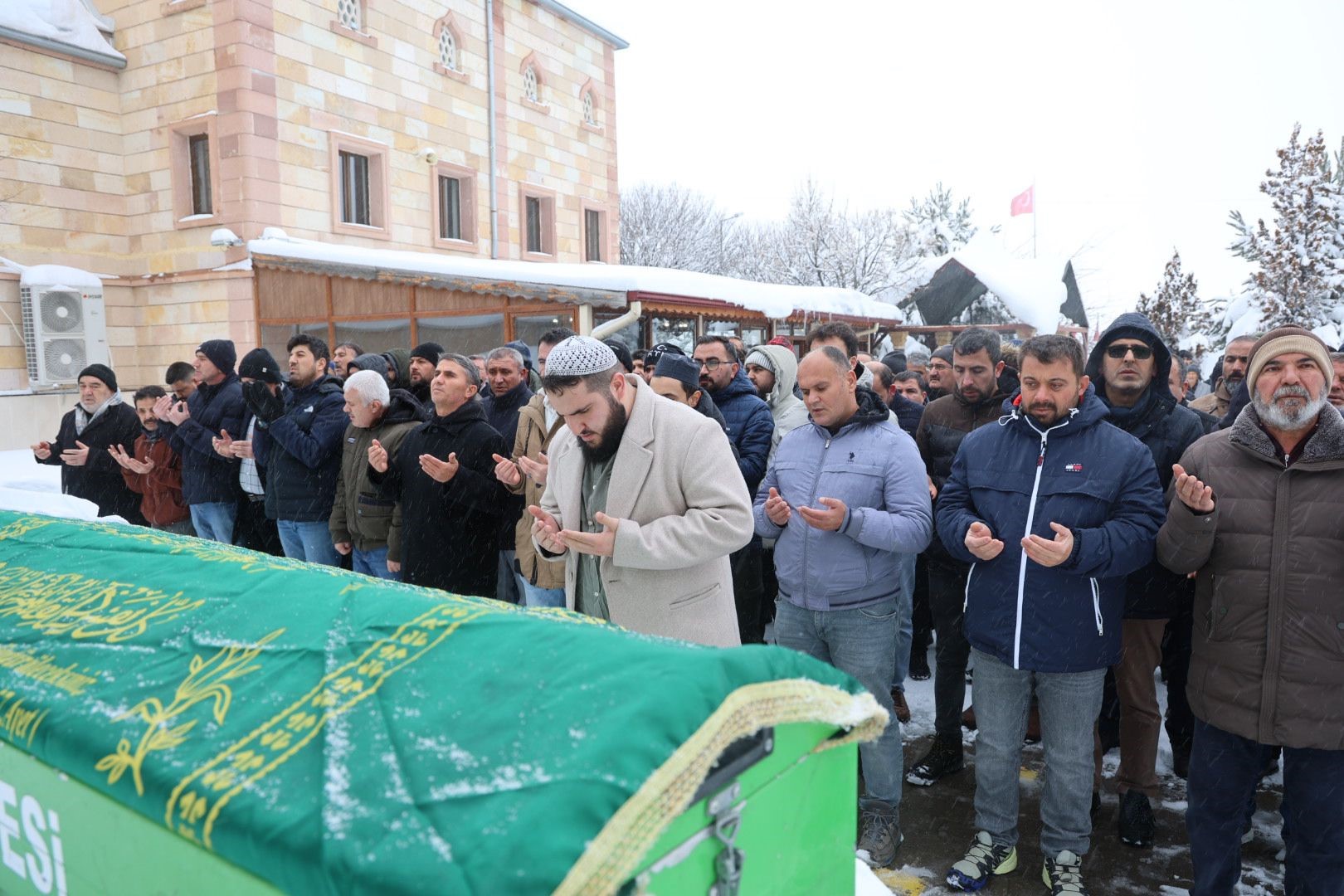 Eşi Tarafından Öldürülen Kadın Toprağa Verildi (3)