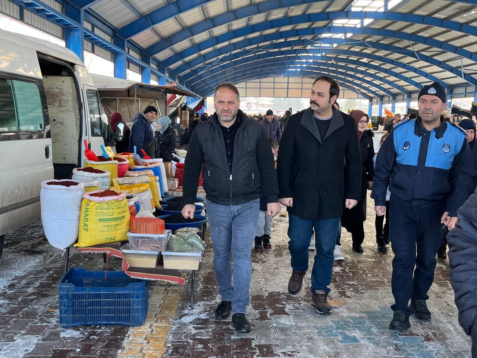 Kaymakam Celepci Halk Pazarını Gezdi1