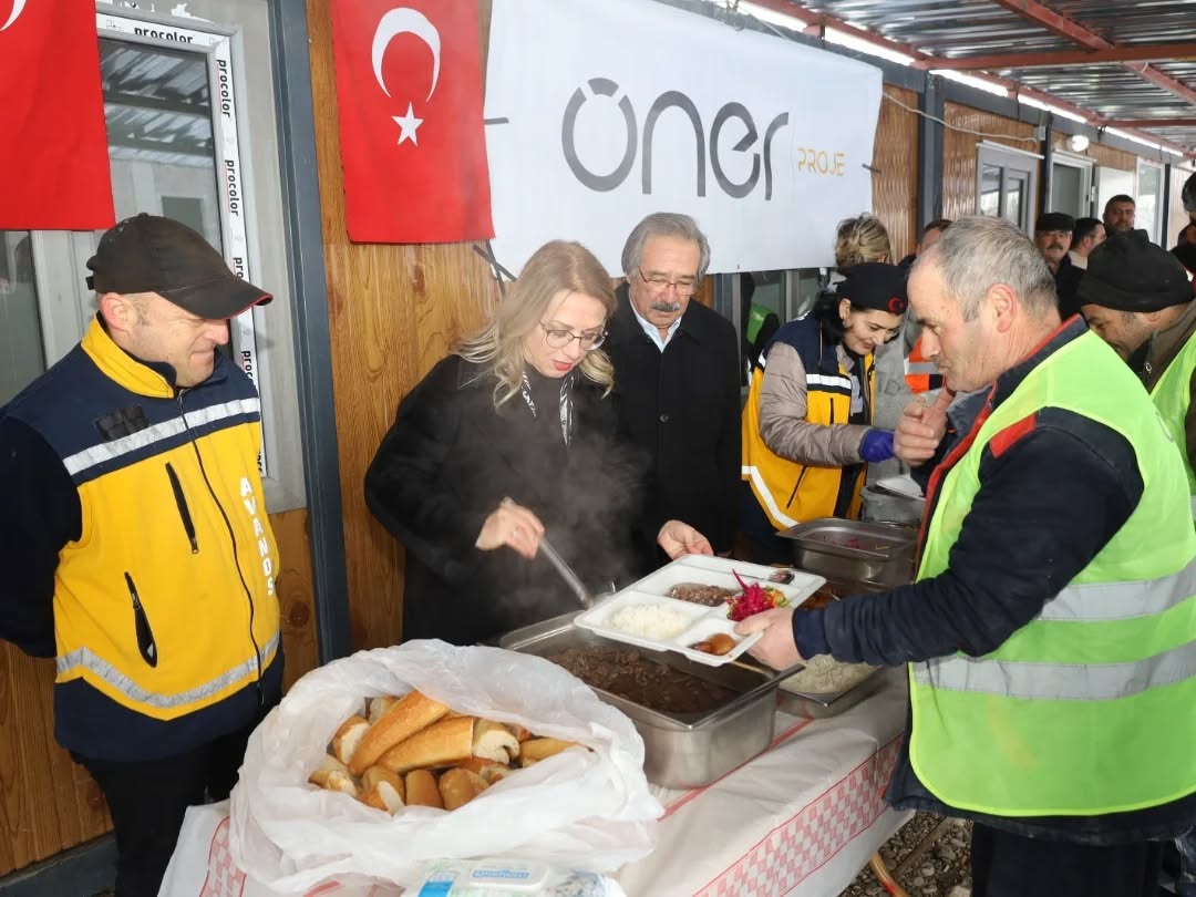 Mhp Heyeti Yeni Hükümet Konağını Inceledi (2)