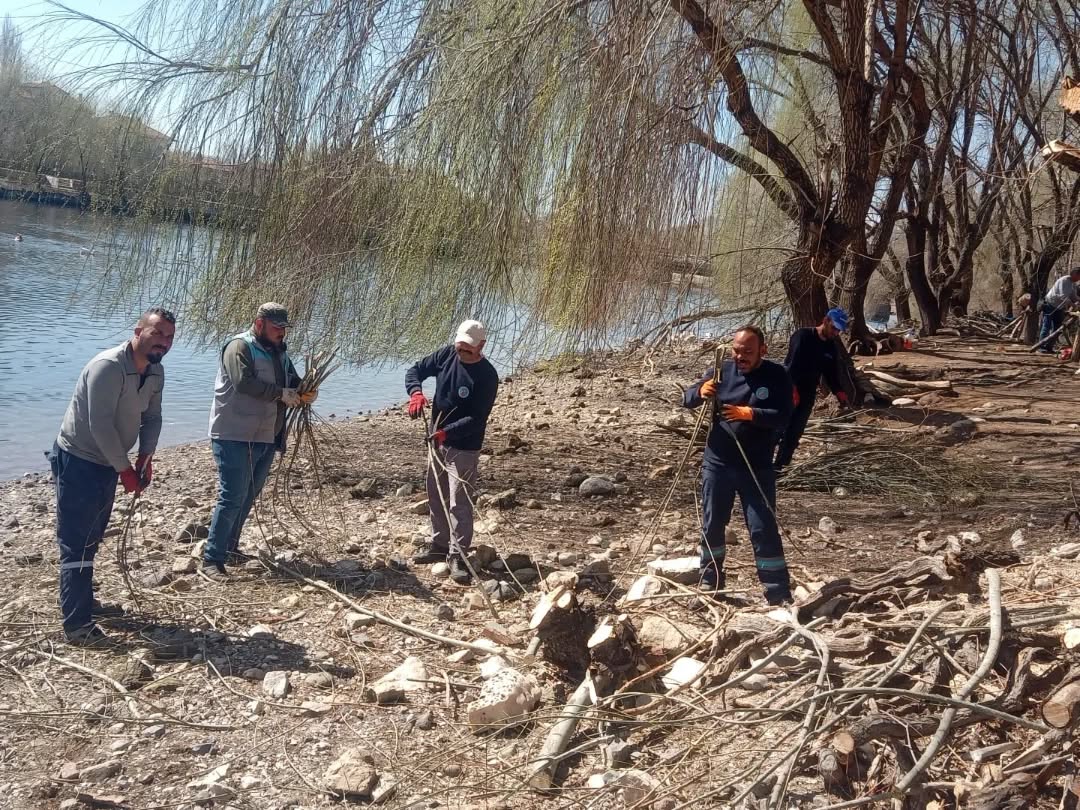 Kızılırmak’ta Bulunan Ada Temizleniyor2