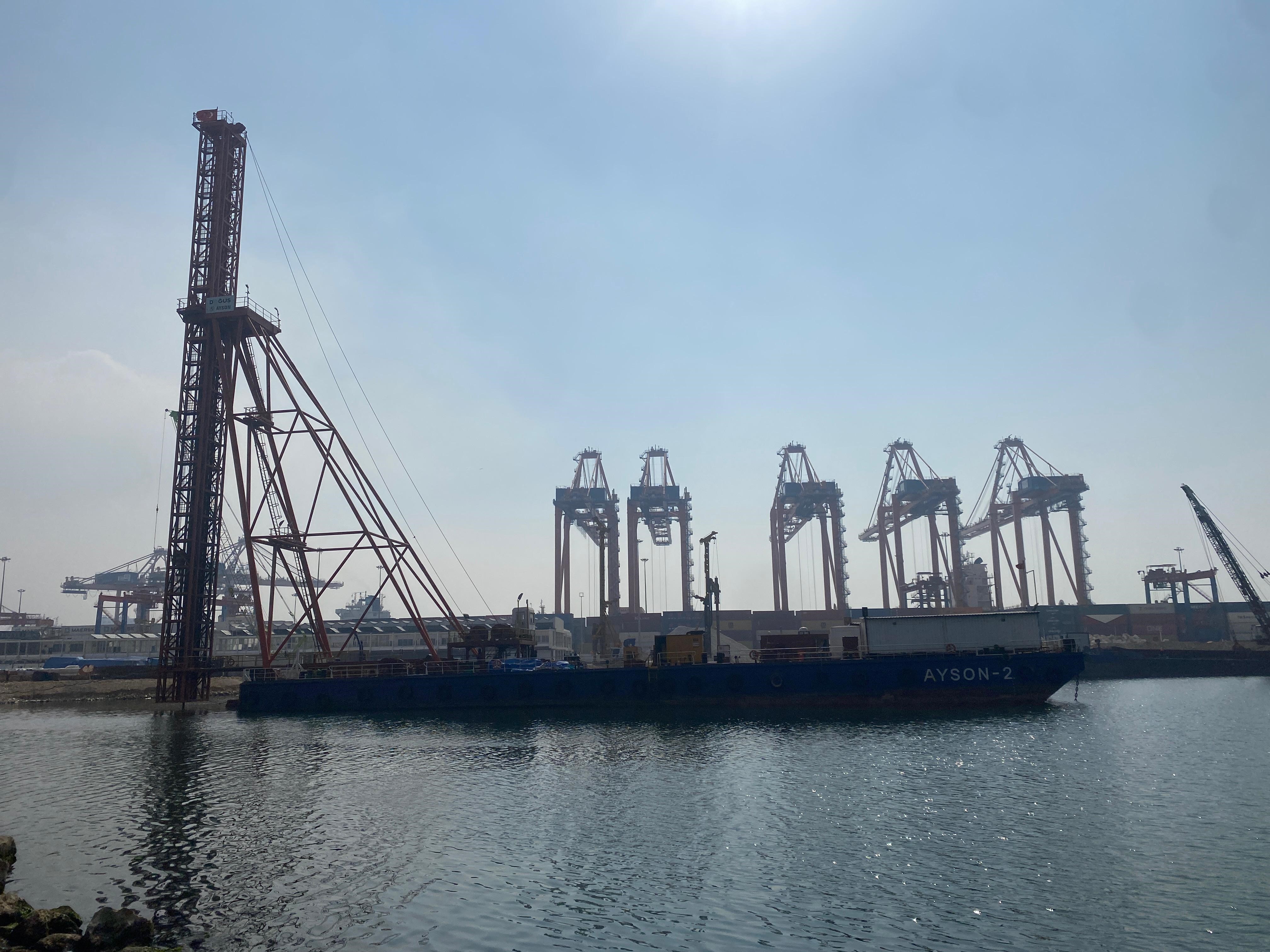A W448893 05