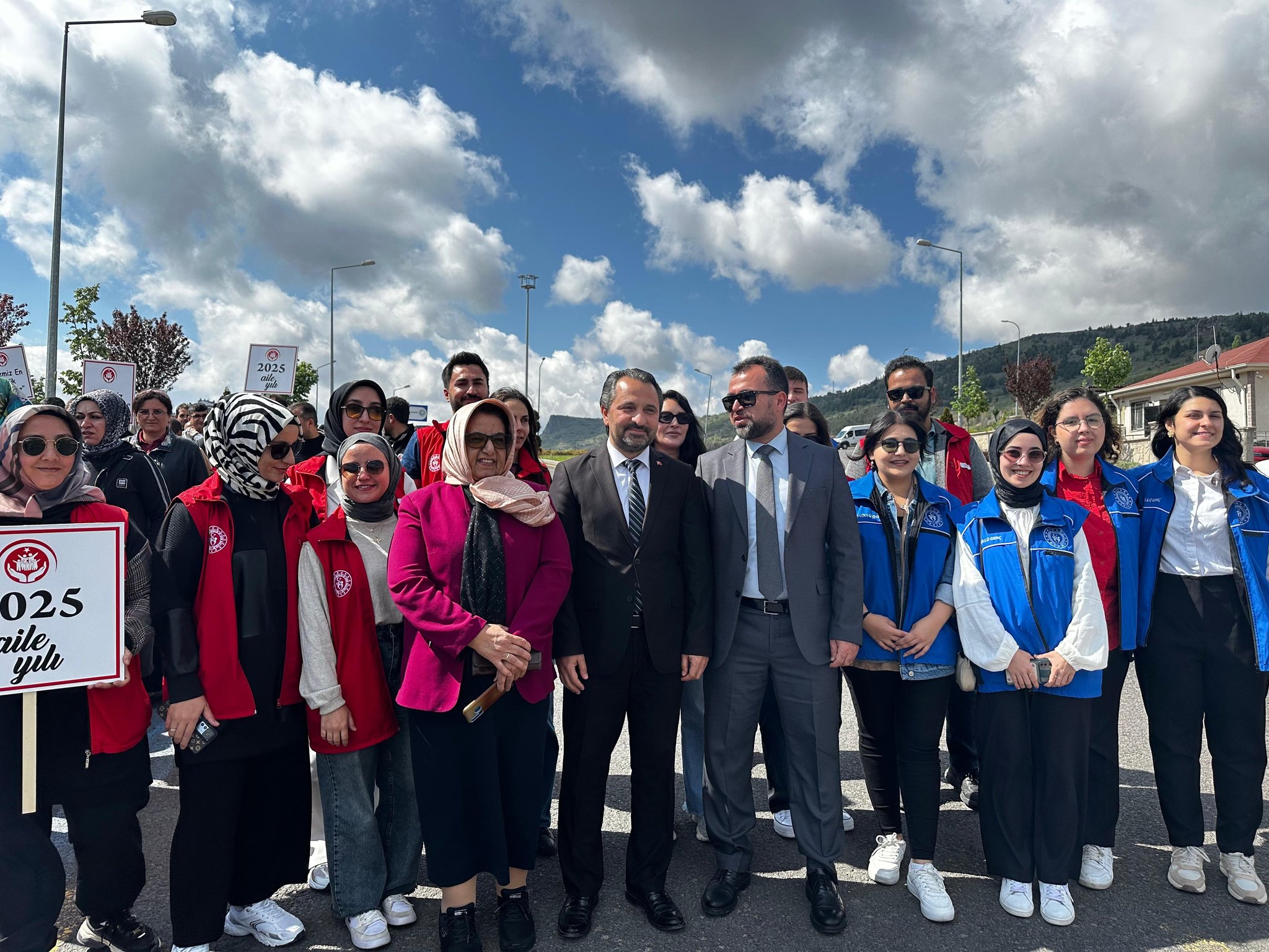 Ailenin Toplumdaki Yerine Dikkat Çekildi (2)
