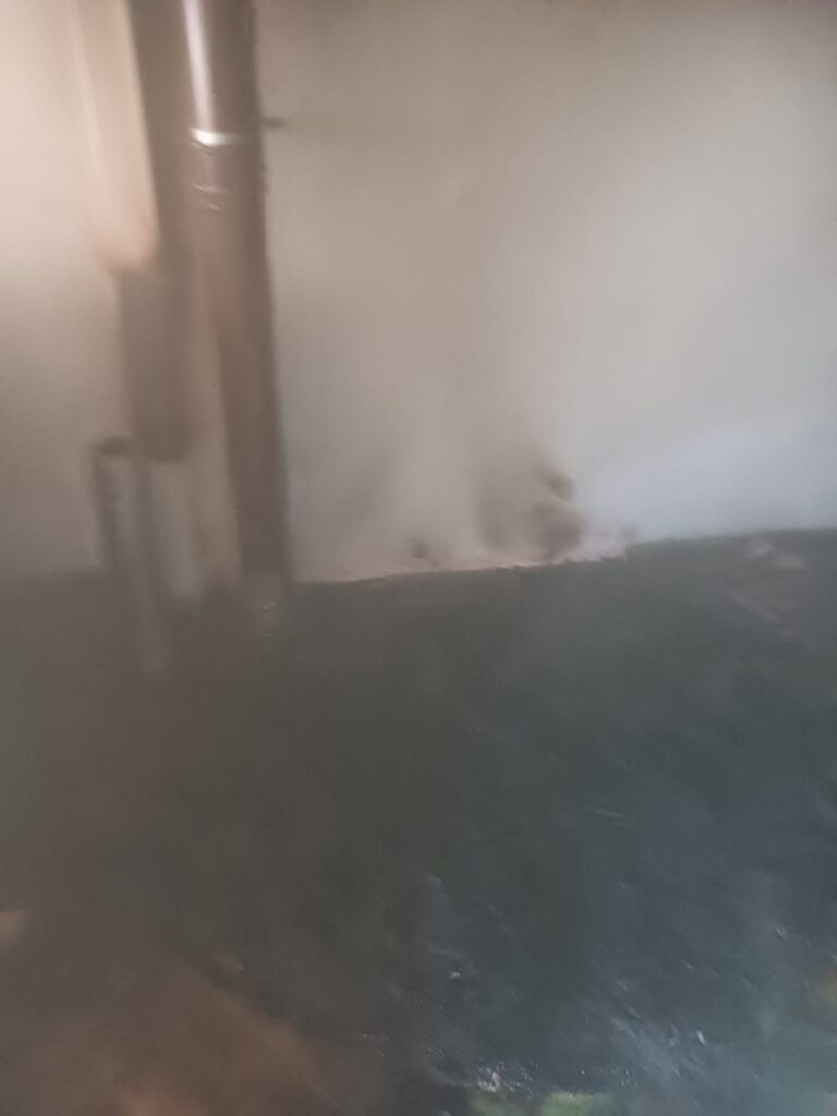 İş Yerinde Çıkan Yangın Kısa Sürede Söndürüldü (2)