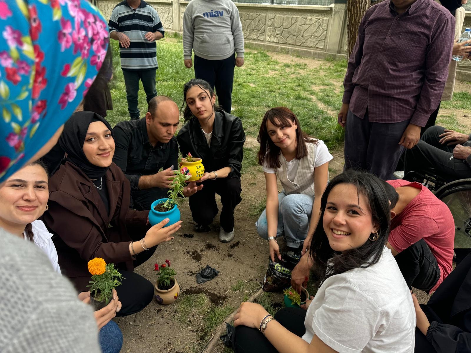 Nevü Öğrencileri Kuşaklar Arası Bağları Güçlendiriyor (4)