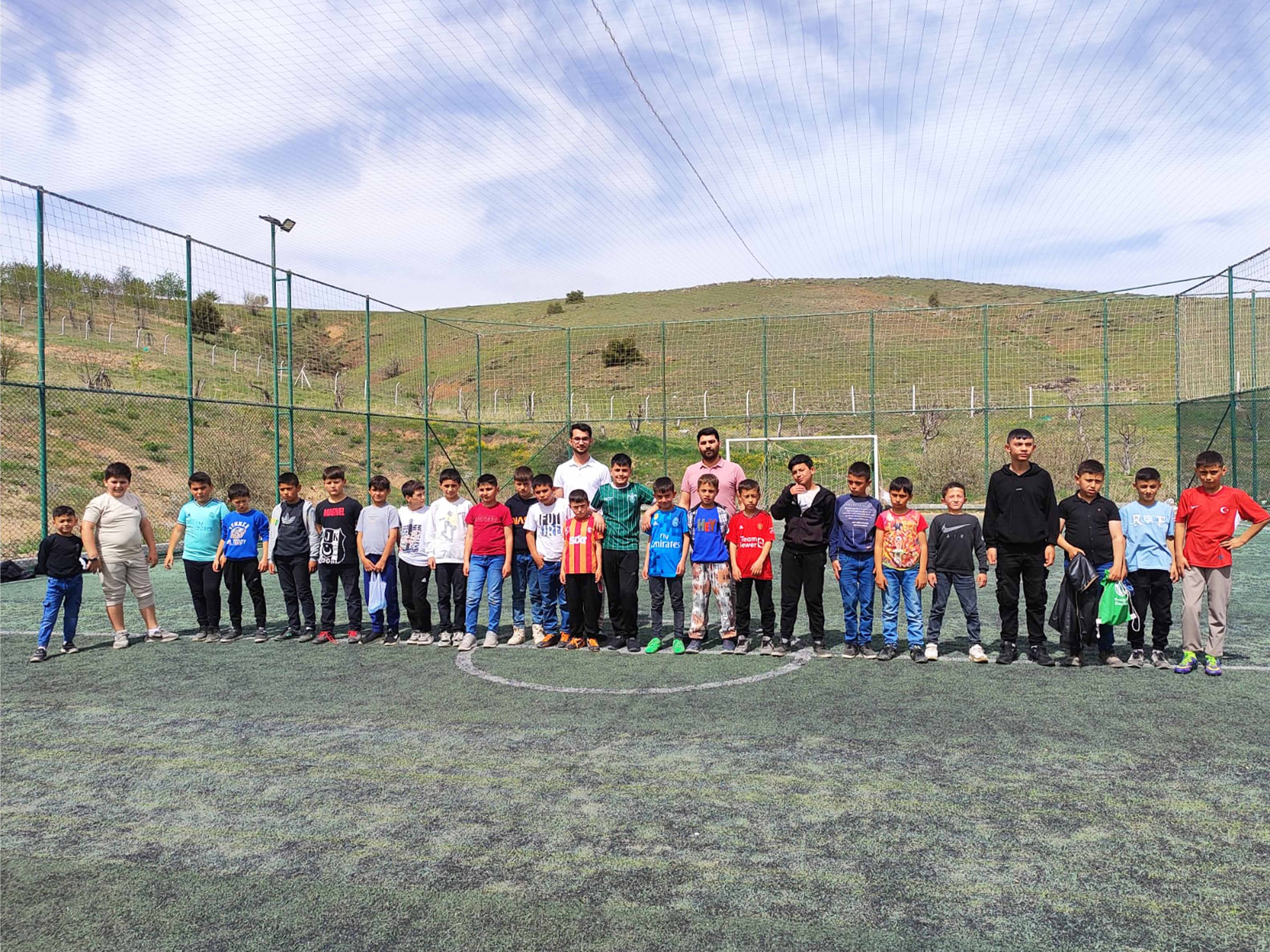 Öğrenciler Halısahada