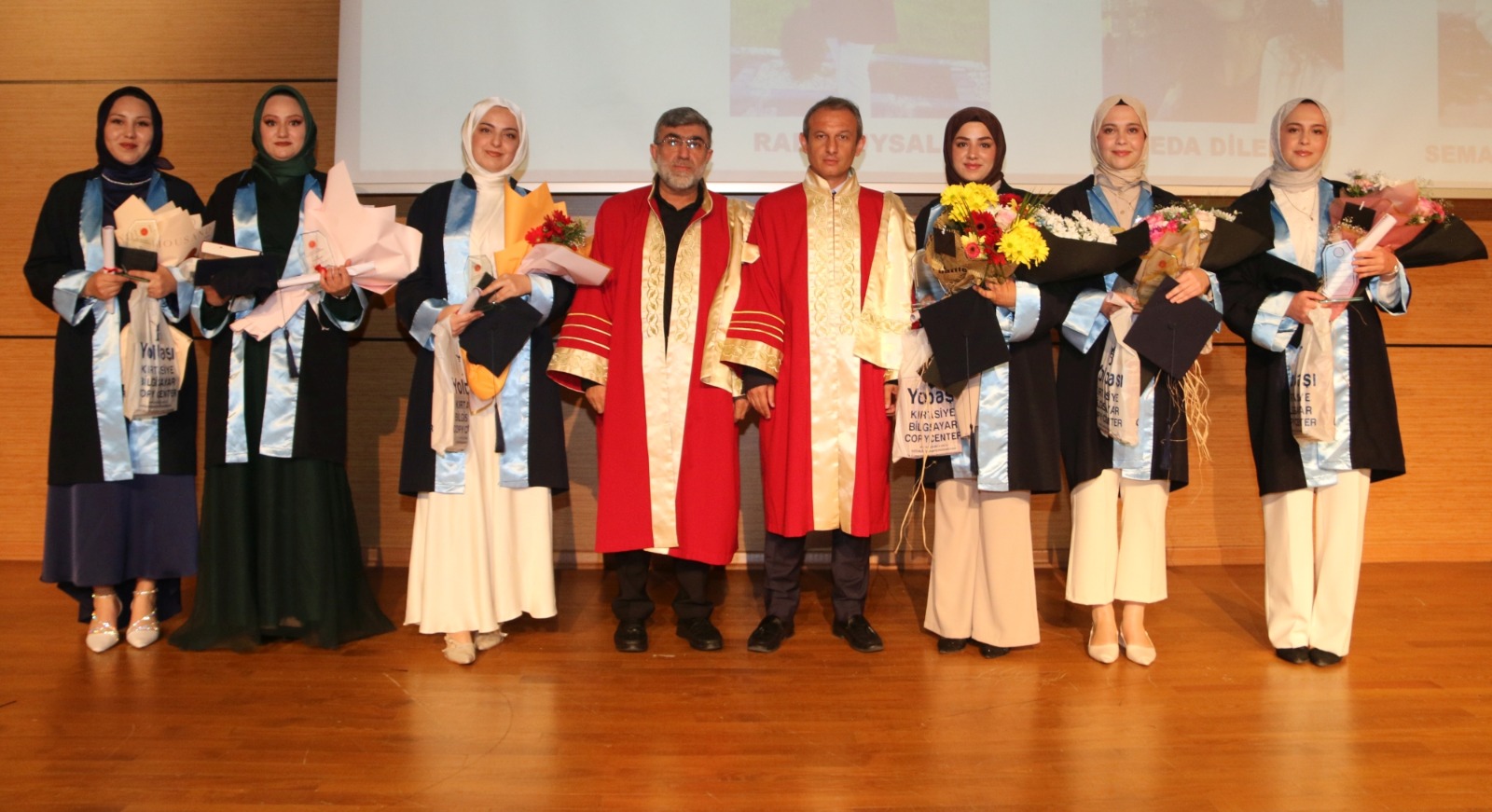 İlahiyat Fakültesi Öğrencileri Törenle Mezun Oldu (3)