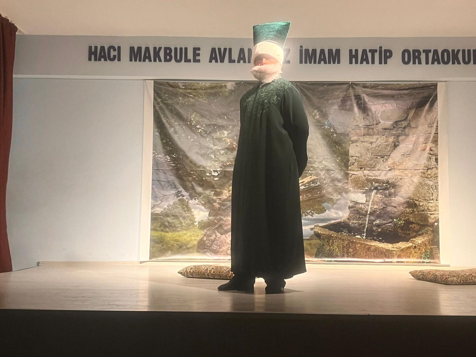 Ortaokul Öğrencilerinden Tiyatro Gösterisi (1)