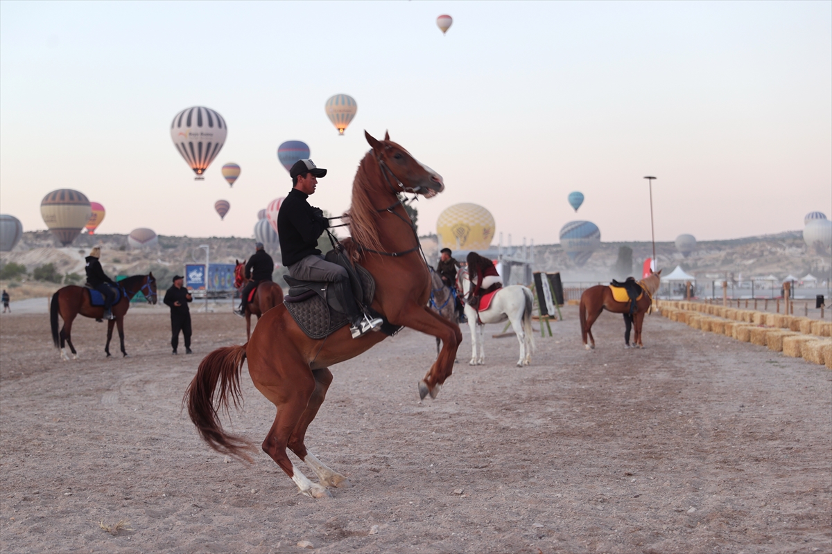 Aa 20250705 38475315 38475308 Kapadokya At Ve Atcilik Kulturu Festivalinde Karayi Atlar Havayi Balonlar Susledi (1)