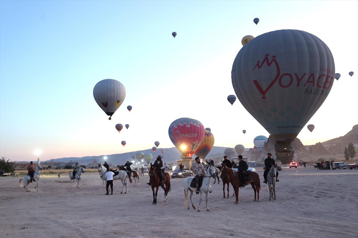 Aa 20250705 38475315 38475309 Kapadokya At Ve Atcilik Kulturu Festivalinde Karayi Atlar Havayi Balonlar Susledi (1)