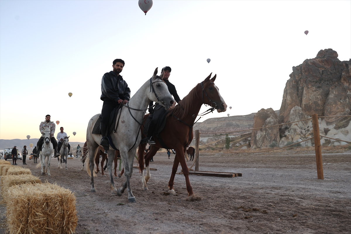 Aa 20250705 38475315 38475310 Kapadokya At Ve Atcilik Kulturu Festivalinde Karayi Atlar Havayi Balonlar Susledi (1)