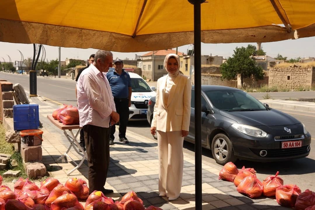 Kaymakam Bozan Ilçe Esnafıyla Bir Arada (1)