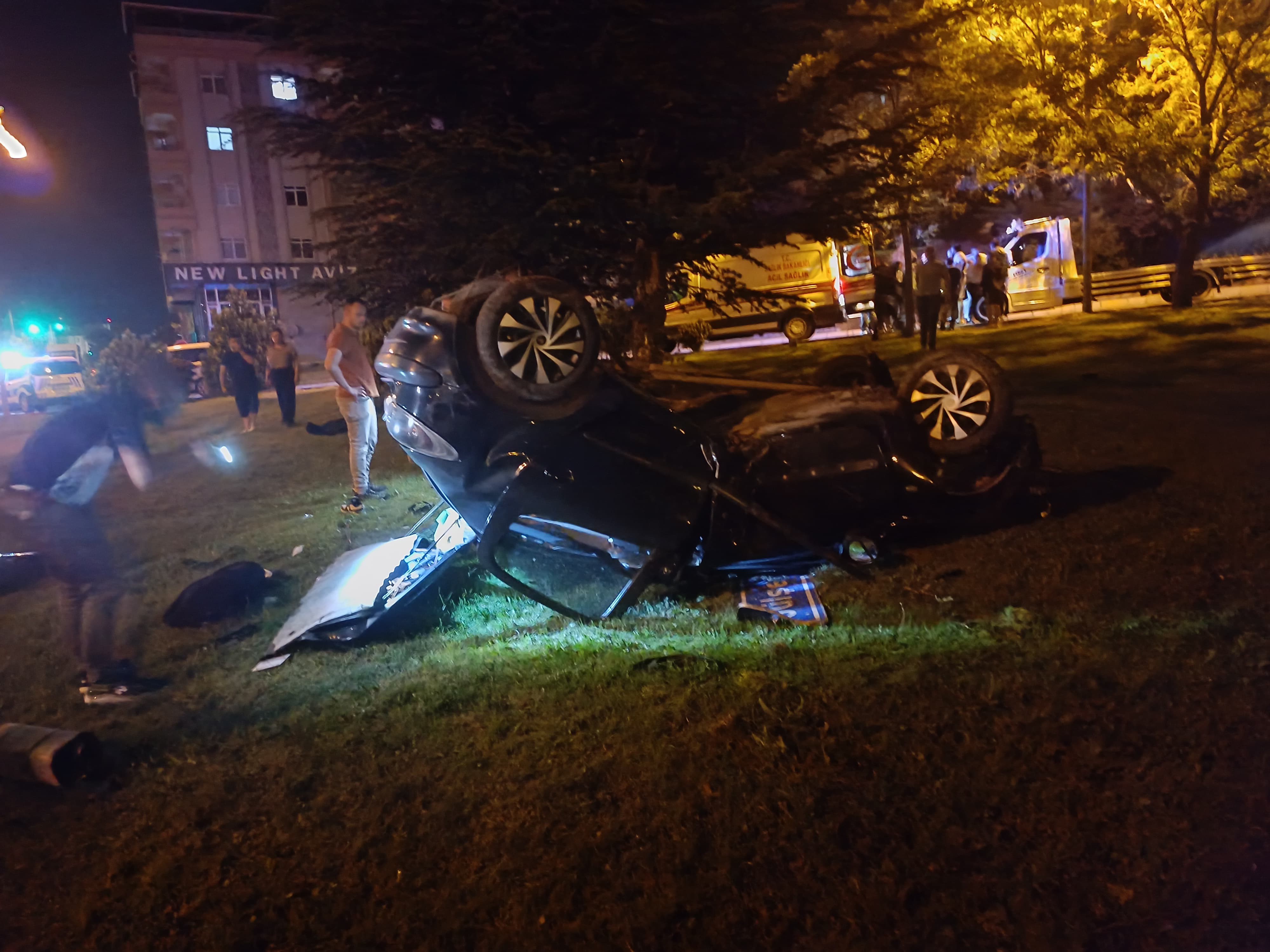 Nevşehir’de Kontrolden Çıkan Otomobil Takla Atarak Durabildi. . (2)