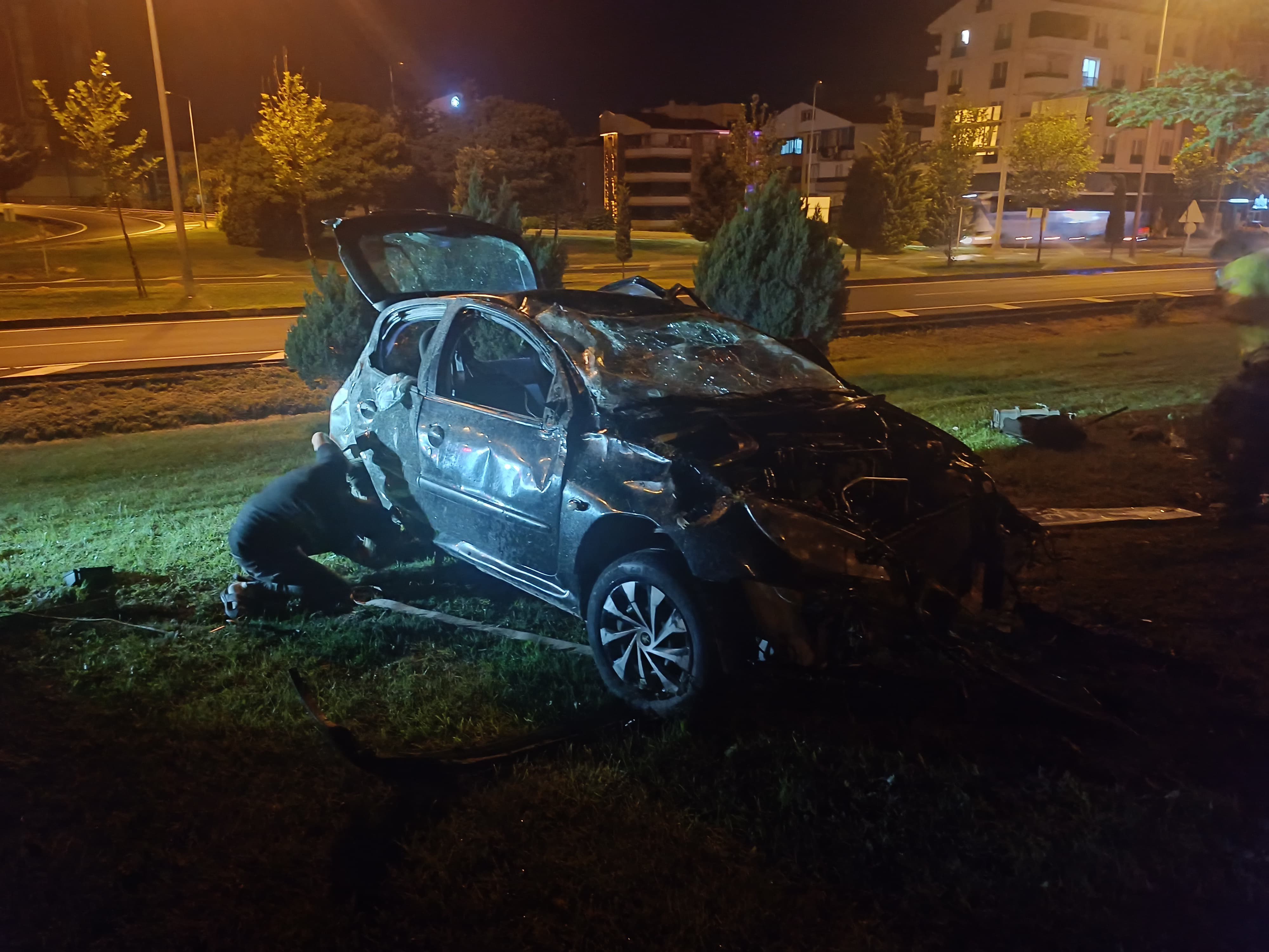 Nevşehir’de Kontrolden Çıkan Otomobil Takla Atarak Durabildi. . (3)