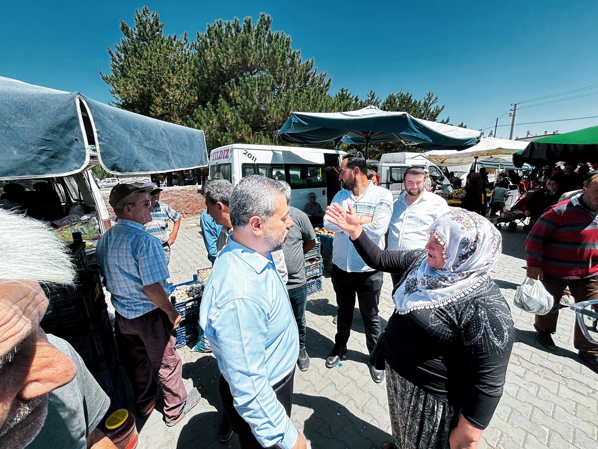 Milletvekili Özgün Vatandaşların Gönüllerine Dokunuyor2