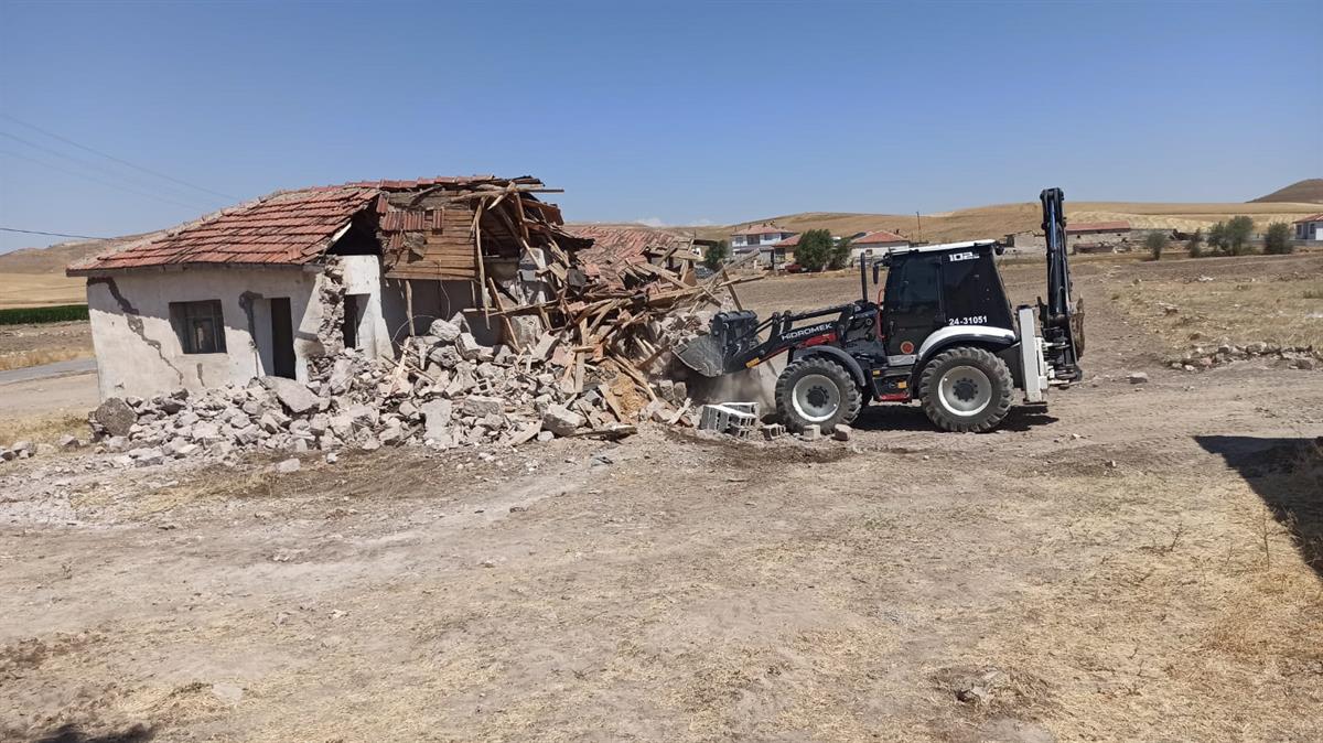 Özel Idare Ekipleri Girmedik Köy Bırakmıyor3