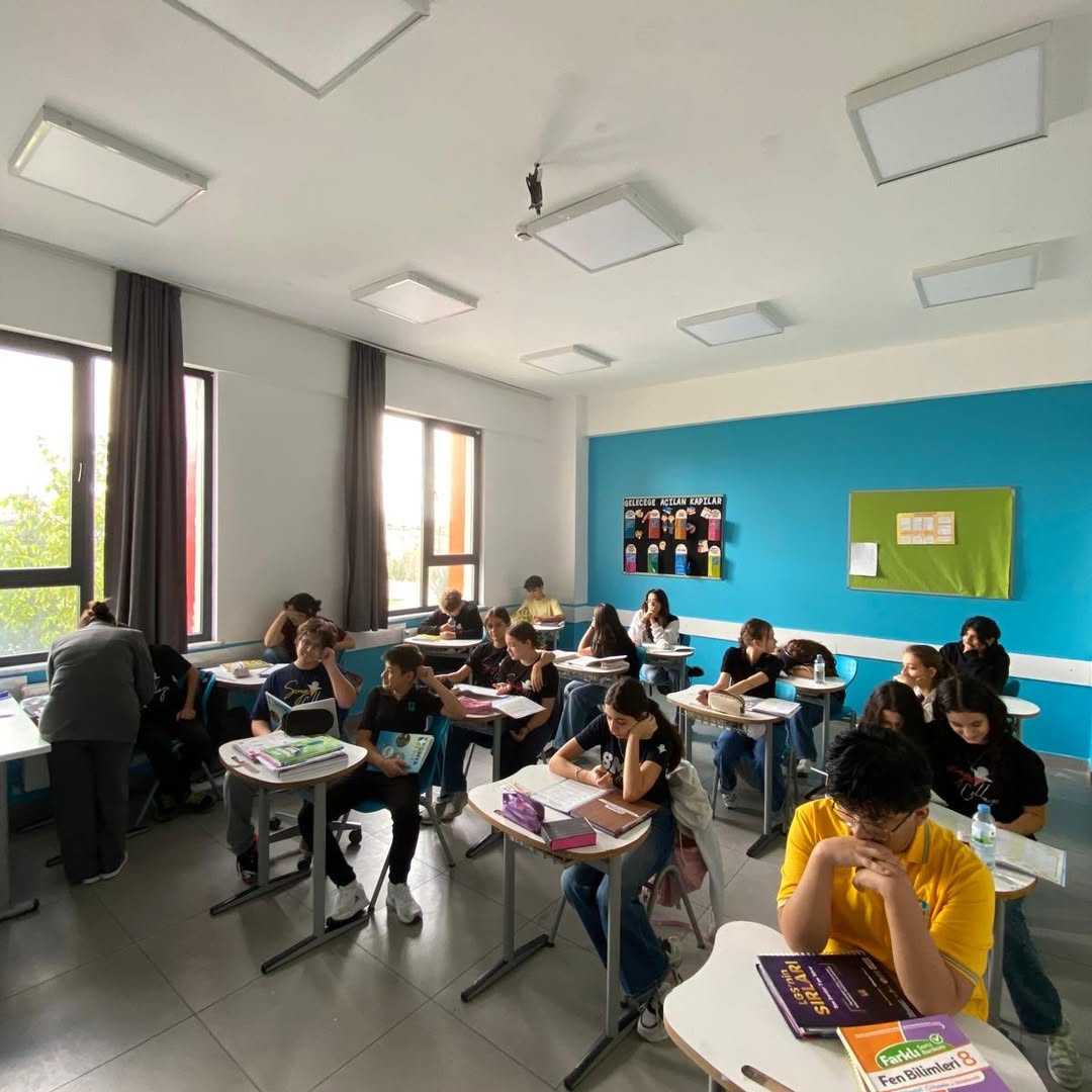 Simya Kolejinde 7 Ve 8. Sınıflar İçin Mentörlük Uygulaması Başladısimya Kolejinde 7 Ve 8. Sınıf (1)