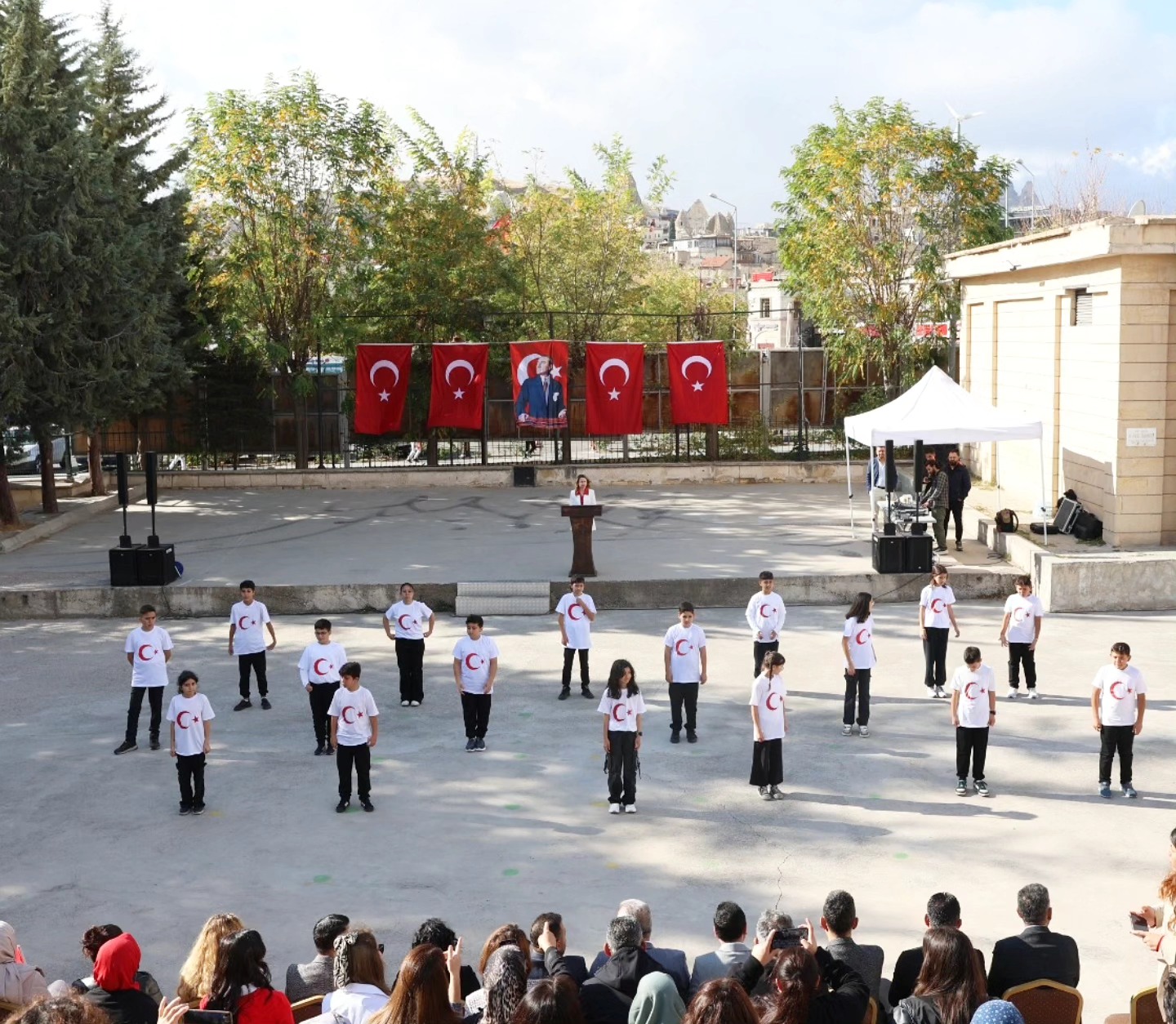 571182376 122195015978289636 8257335543846243048 N