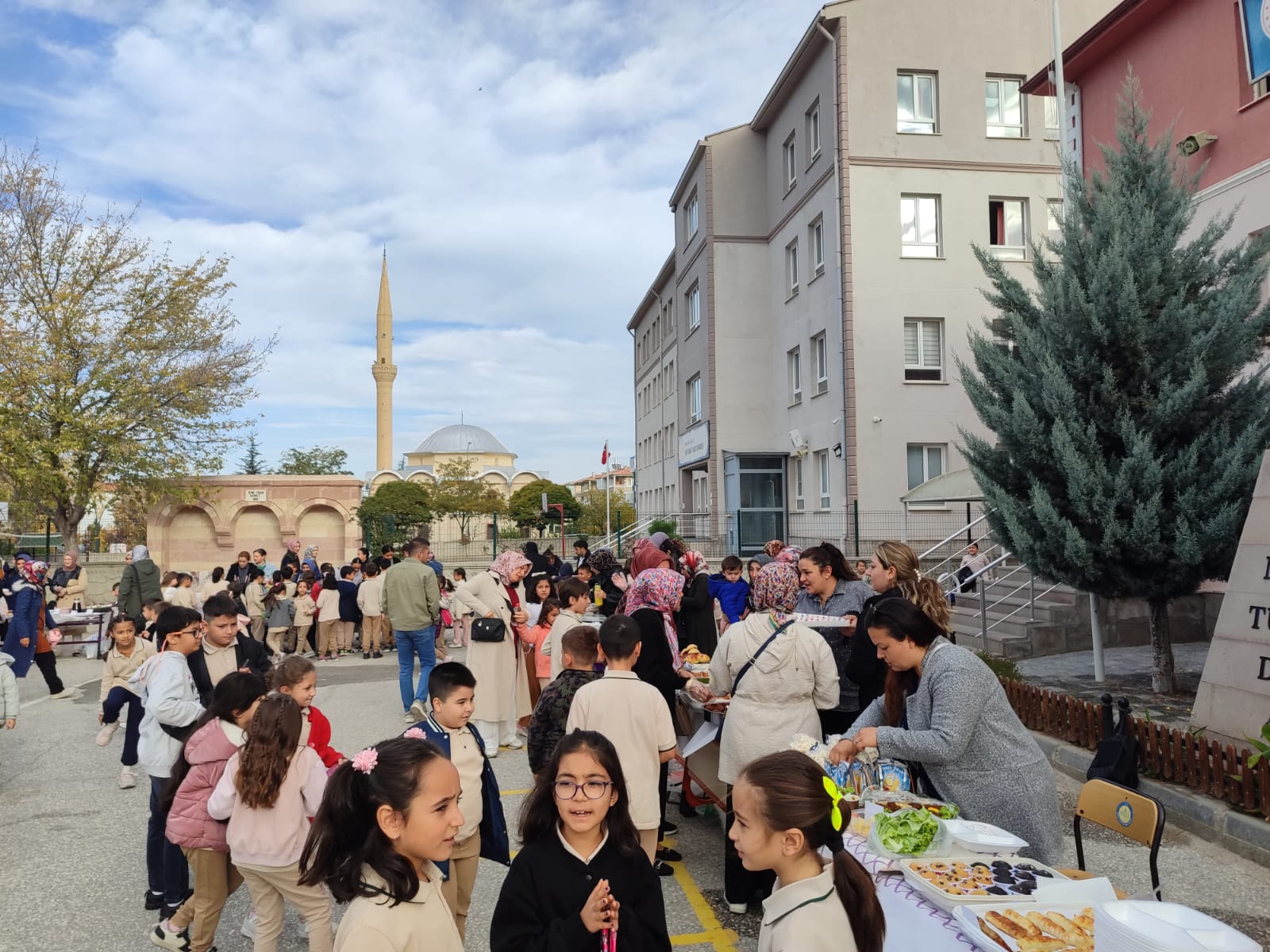 Nevşehir’de 20 Bin Kişilik Mahalle Gazze Için Ayaklandı (3)