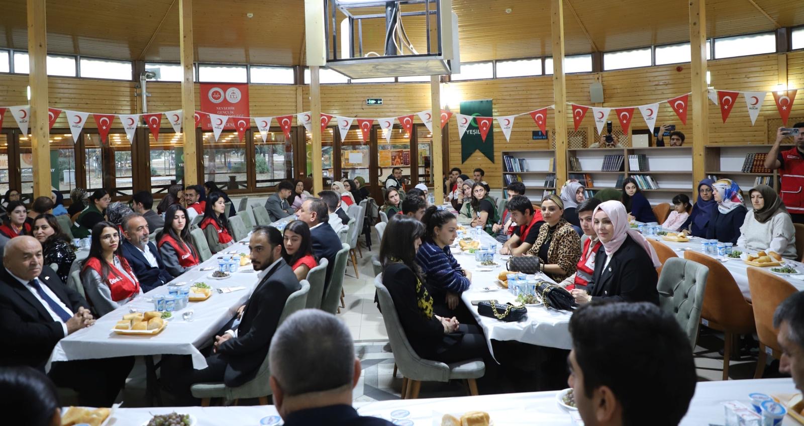 032E1Ffe 3A16 4B1D 8B7E 33C828252F14