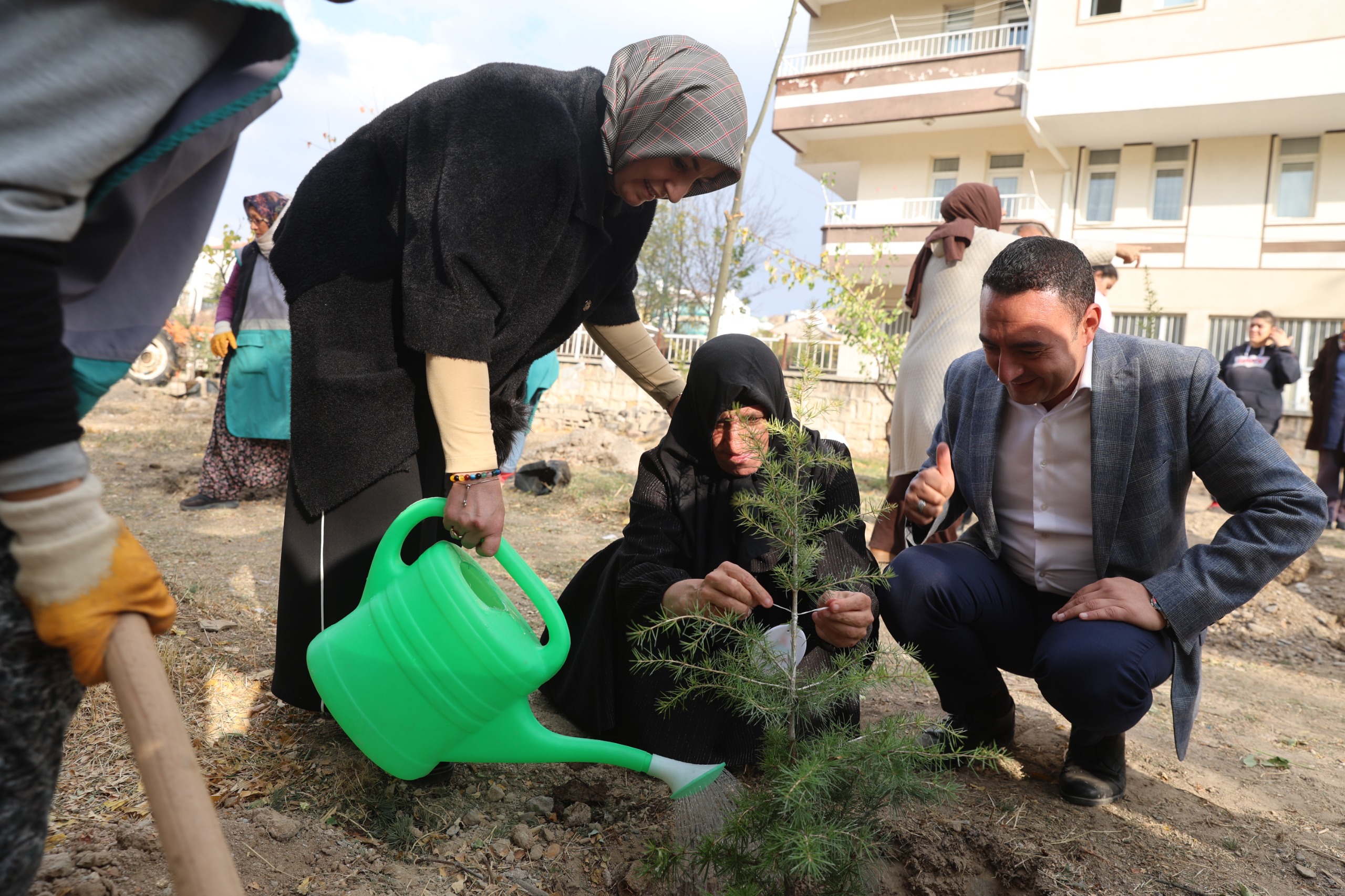 11 Kasım Ağaçlandırma Günü'nde Fidan Dağıtımı (11)