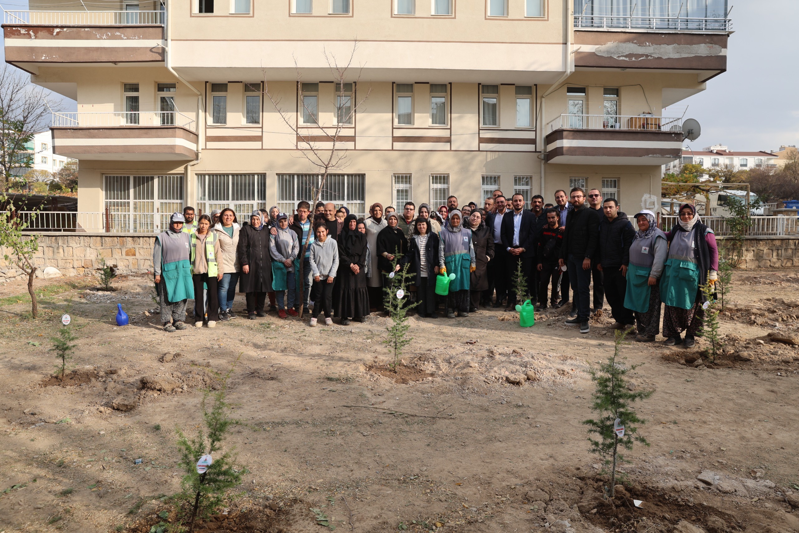 11 Kasım Ağaçlandırma Günü'nde Fidan Dağıtımı (13)