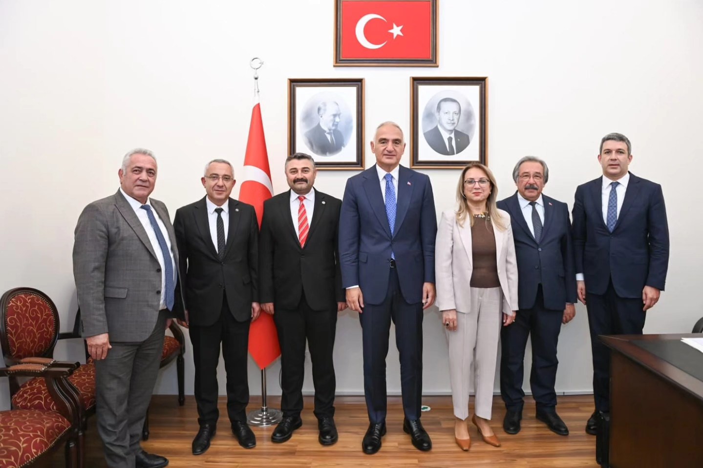 577809574 122195911556289636 8067728799849182872 N