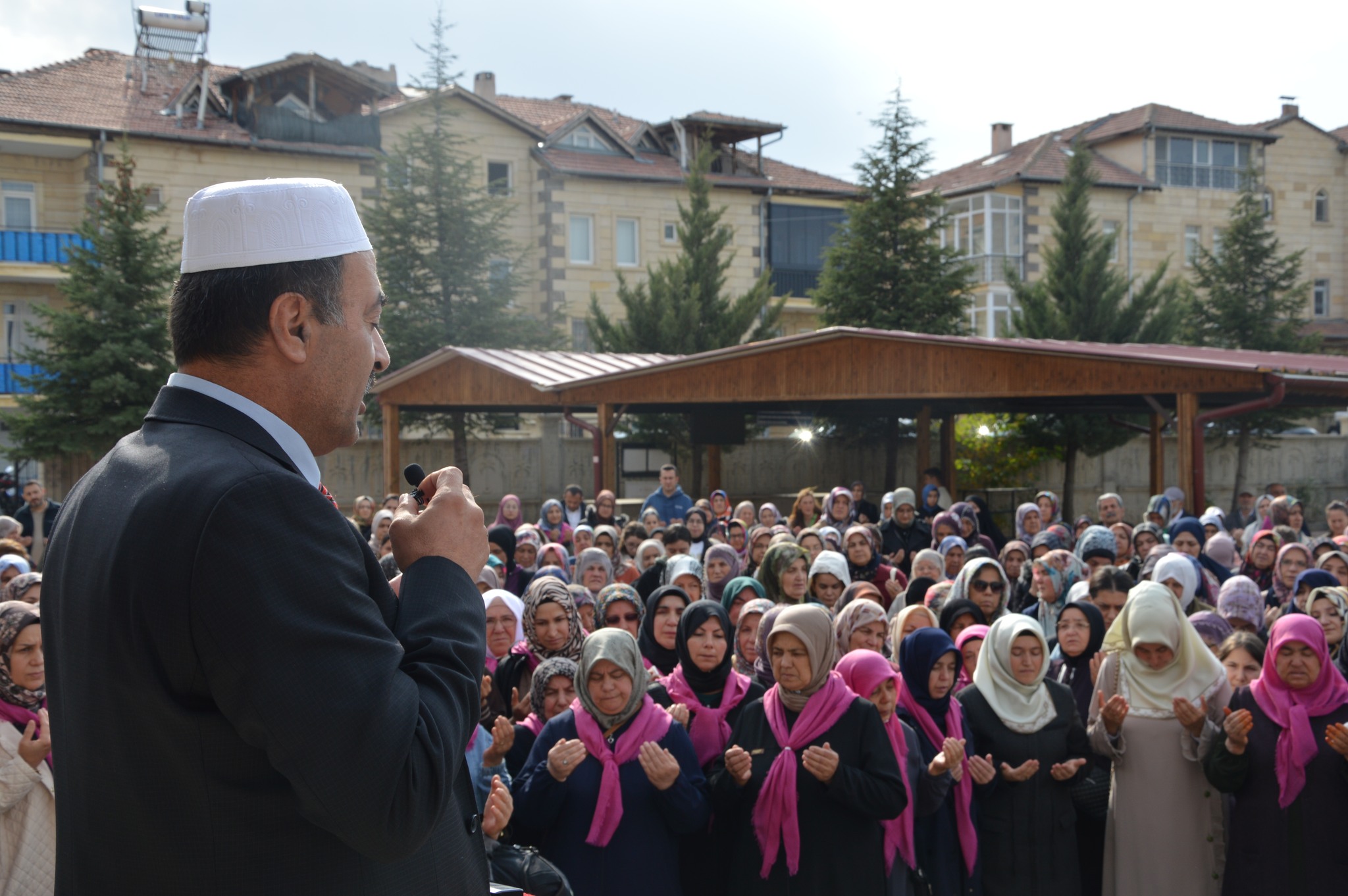 580929824 1239766841516680 3416088977606641589 N